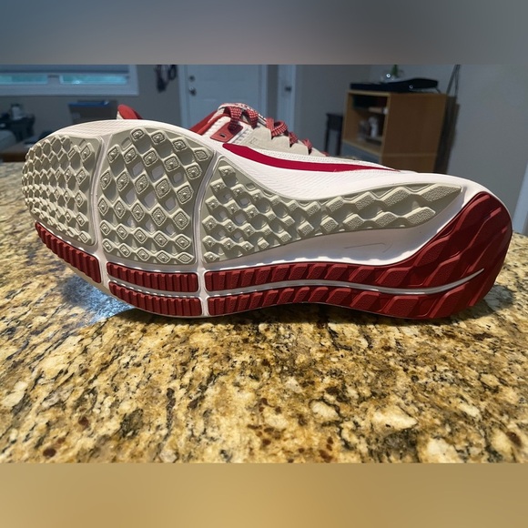 MEN NIKE DZ5972 100 NIKE ZOOM PEGASUS 40 ALABAMA WHITE/CRIMSON SHOE SNEAKERS - Picture 5 of 11